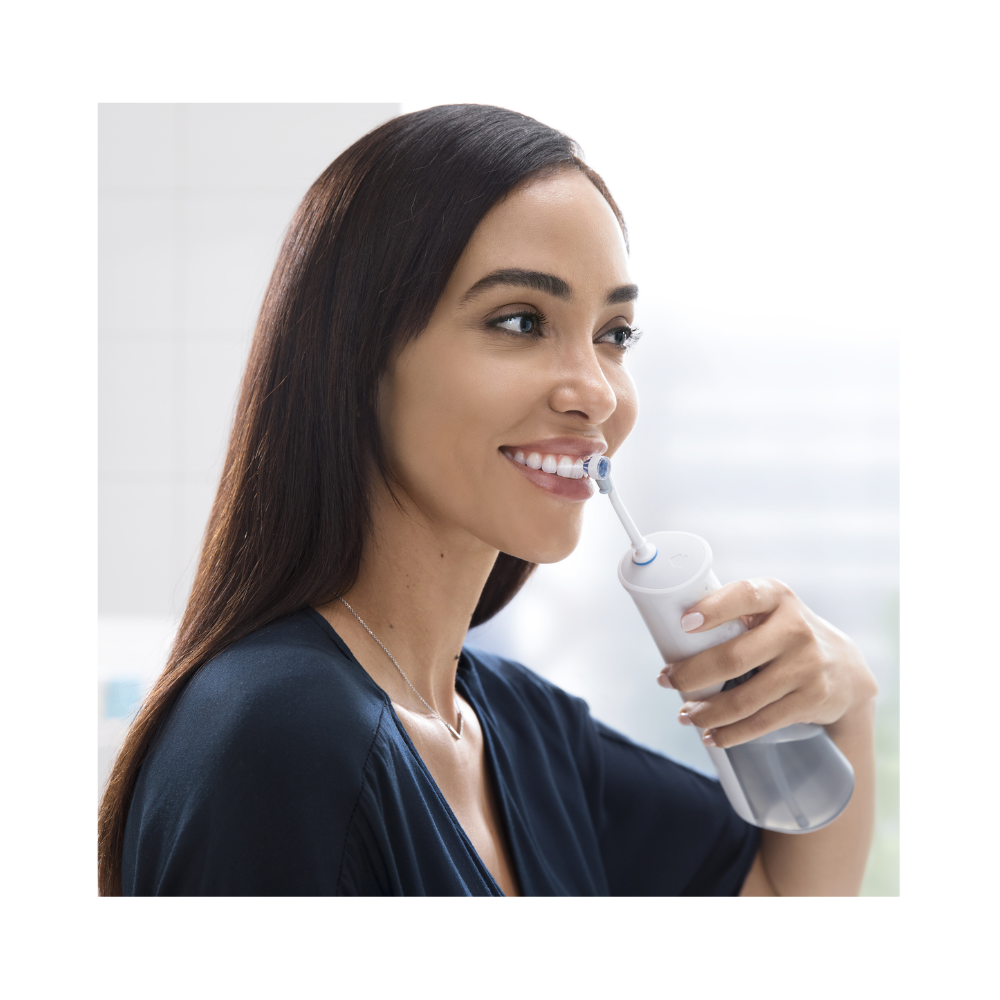 Oral-B AquaCare 4 Portable Irrigator Water Flosser + Replacement Jets 4 Pack Kit