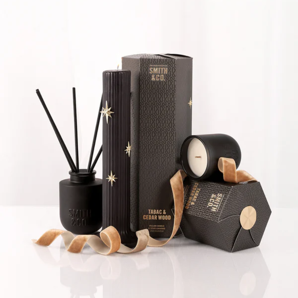 The Aromatherapy Co. Smith & Co. Pillar Candle 250g - Tabac & Cedarwood