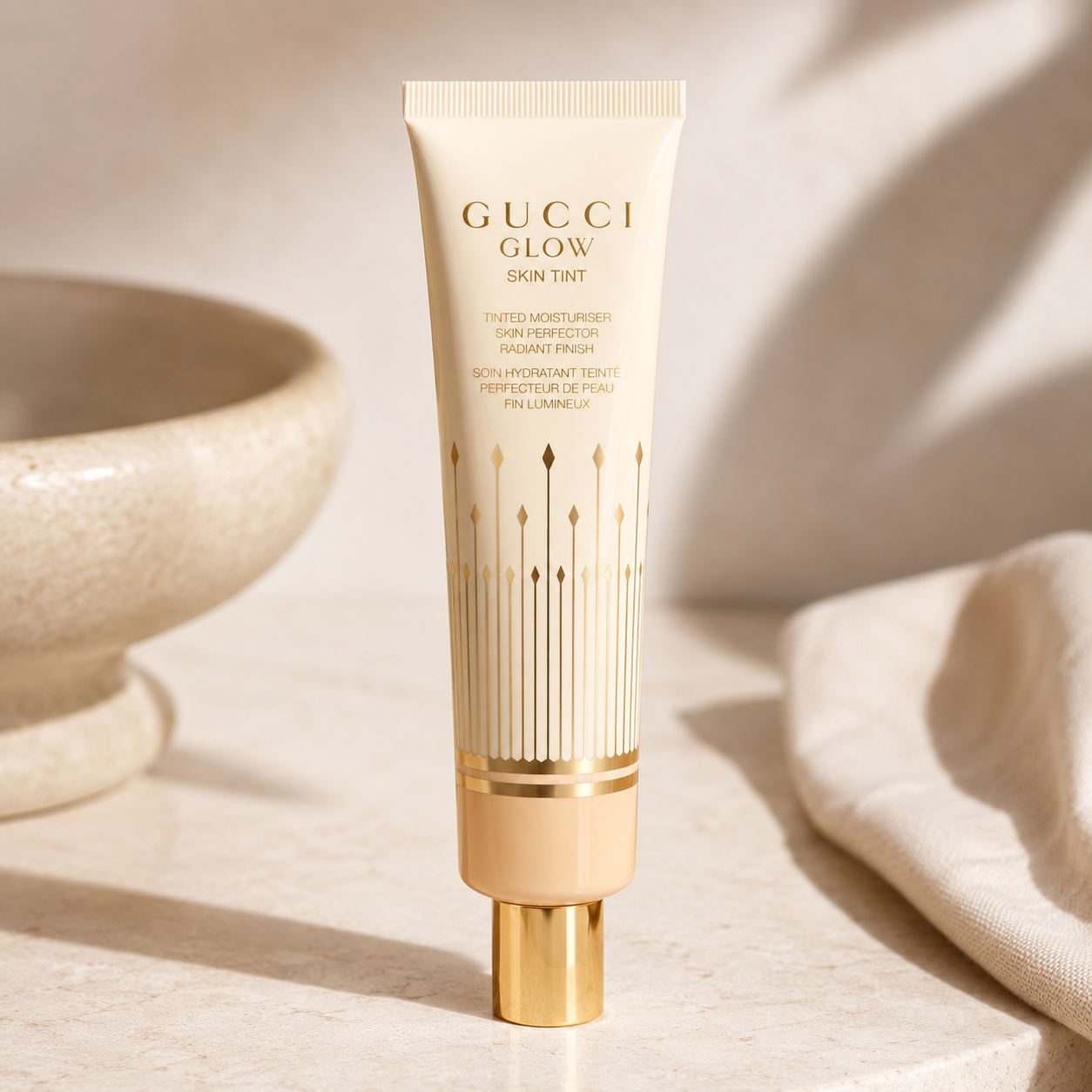 Gucci Beauty Glow Skin Tint 40mL - 54 Deep