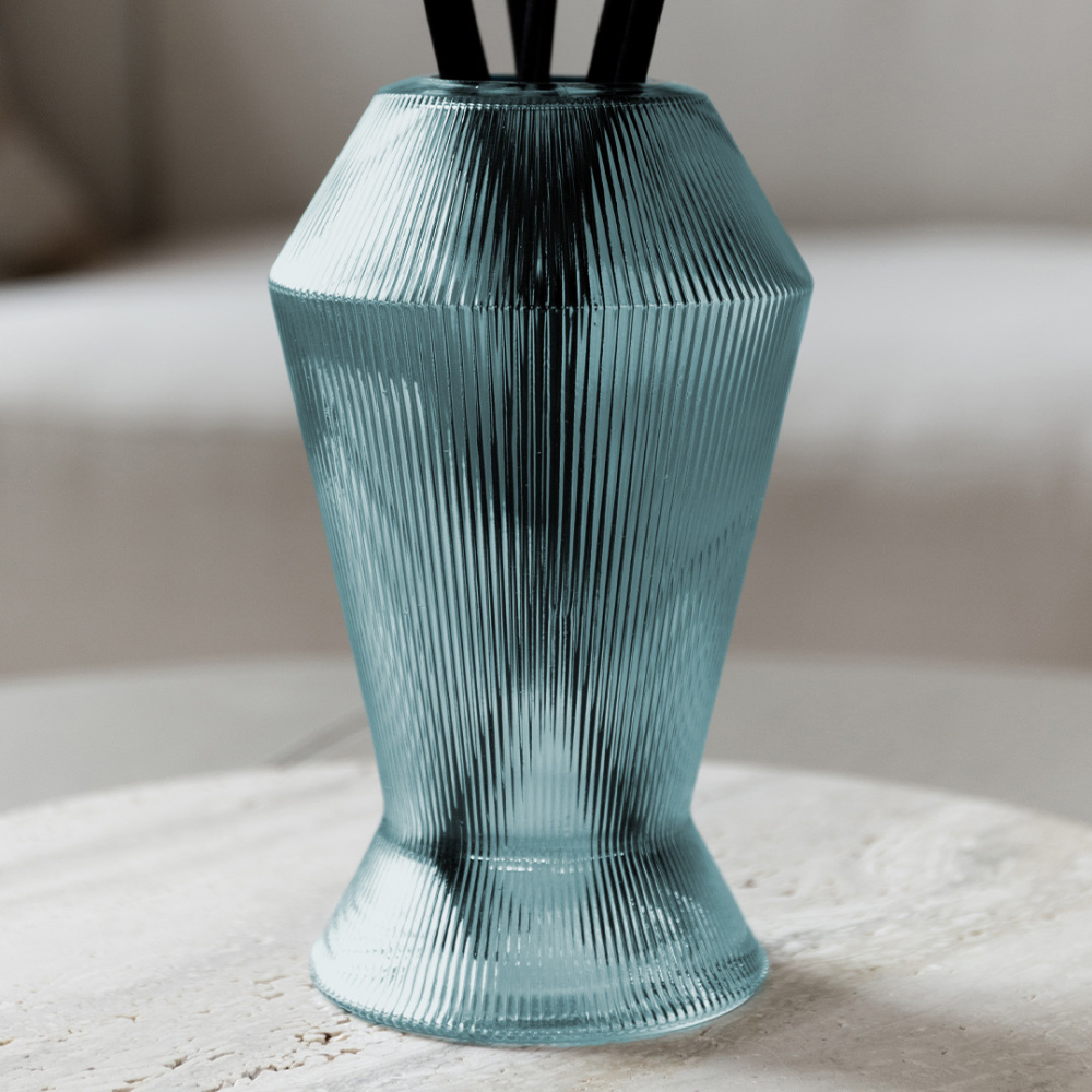 The Aromatherapy Co. Maison Diffuser 800mL - D'Anjou Pear & Suede